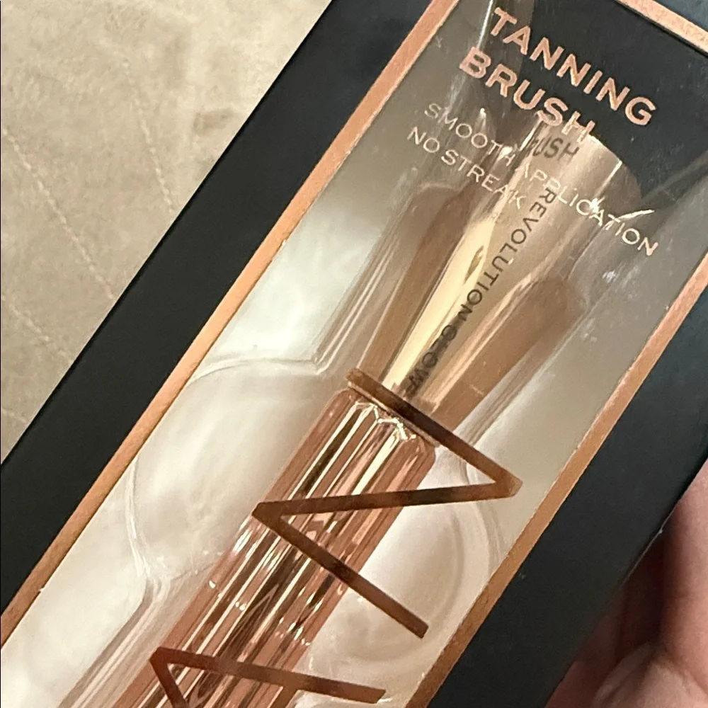 Revolution Glow Tanning Brush Brand New w/Box